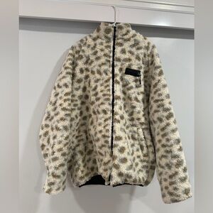 SUPER CUTE AND COMFY FUZZY JACKET❄️☃️